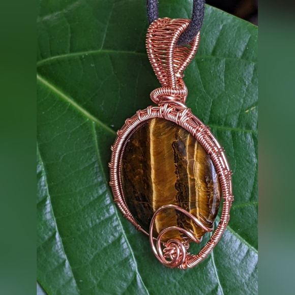 Handmade Tigers Eye Pendant Necklace Wrapped In Copper Wire - Picture 9 of 17